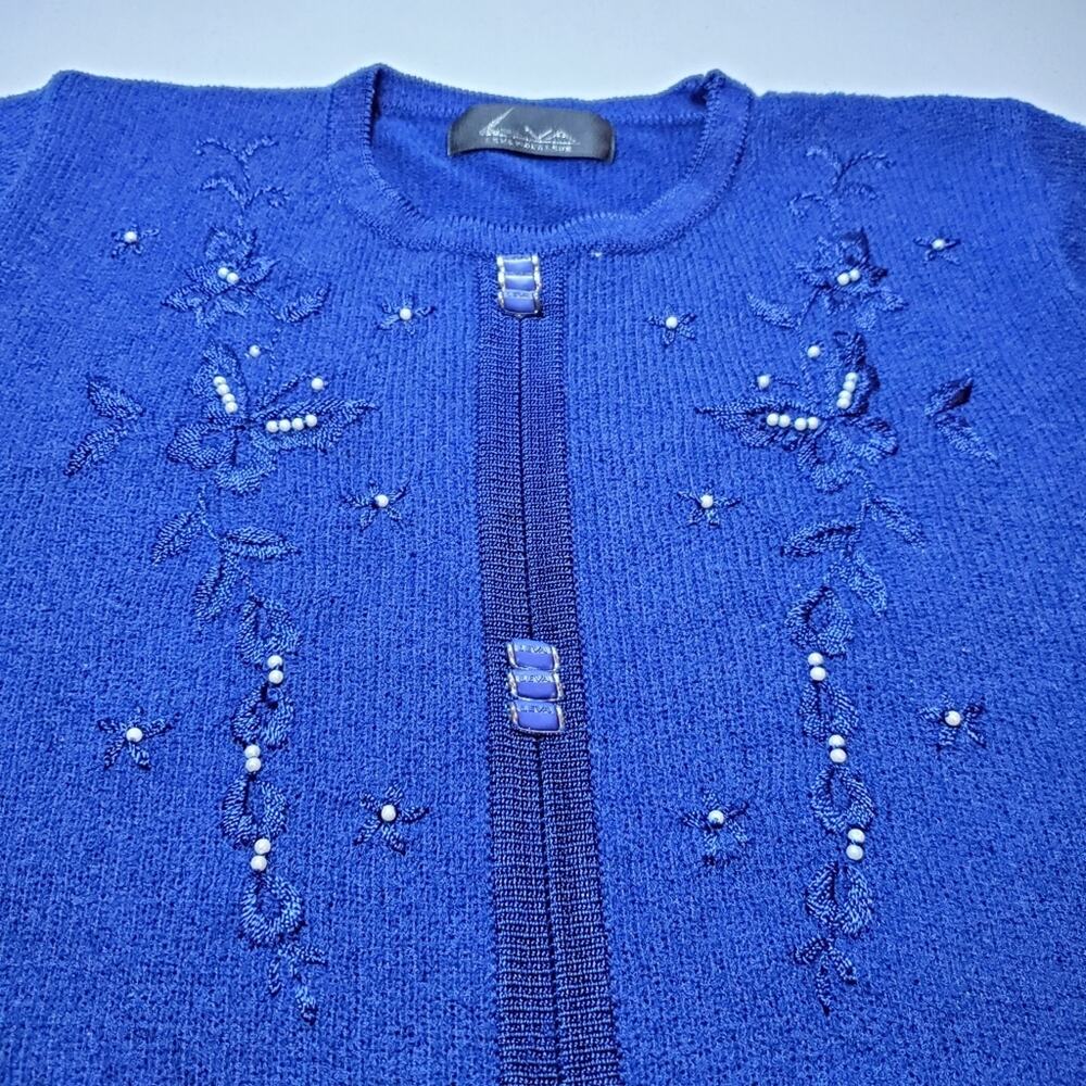 Leva Woollens Embellished & Embroidered Short Sleeve Sweater - Picture 7 of 9
